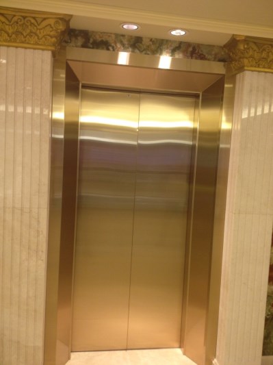 Nội ngoại thất thang máy